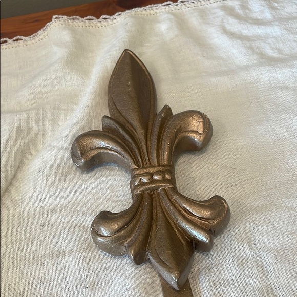 Gold Fleur-de-Lis Wall Hook - Picture 2 of 3